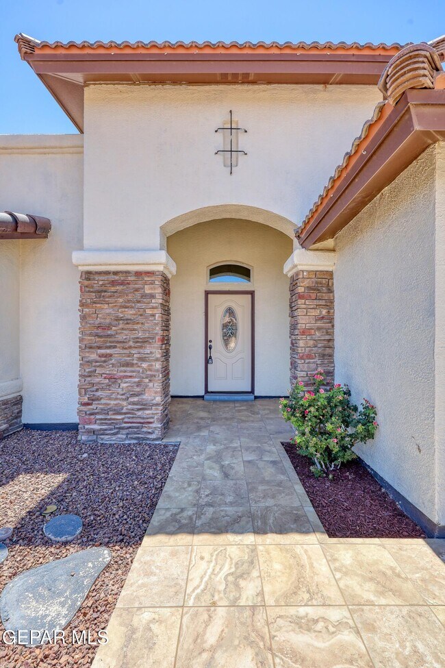 Foto del edificio - 5601 Valley Maple Dr