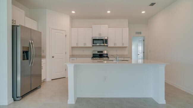Building Photo - 4019 San Clemente Ct