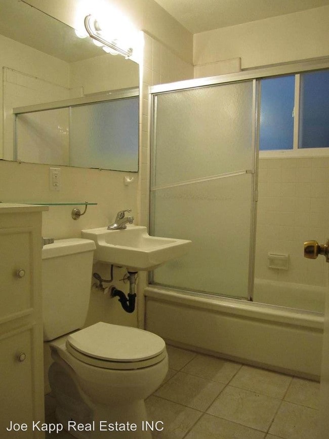 Building Photo - 1 br, 1 bath Apartment - 1184 Shelburn Lane