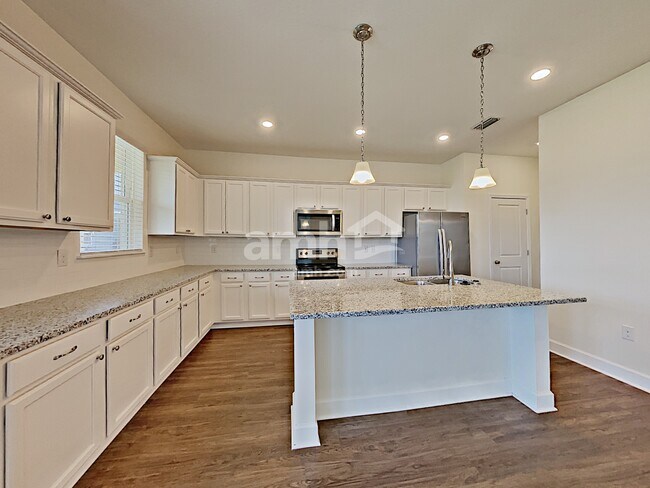 Building Photo - 510 Pine Terrace Dr