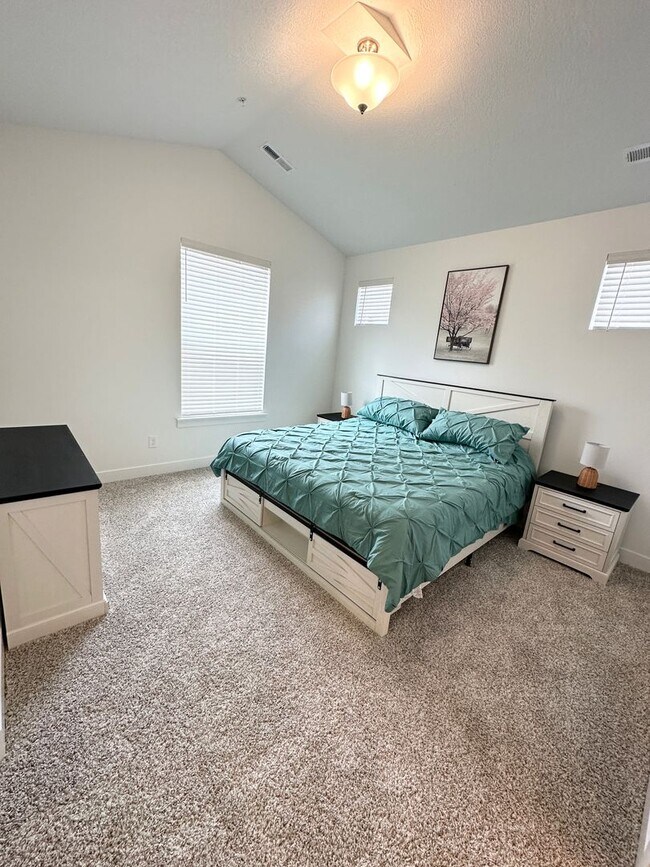 Foto del edificio - 3 Bed/2 Bathroom house in Saratoga Springs
