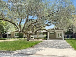 Building Photo - 446 Forrest Hill Dr