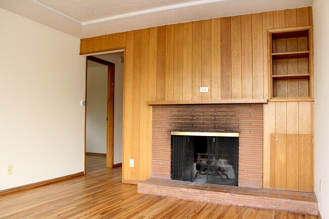 Foto del edificio - 126-140 NE 59th Avenue