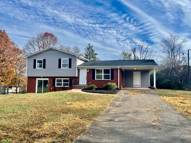 Building Photo - Welcome to this newly renovated 4 bedroom,...