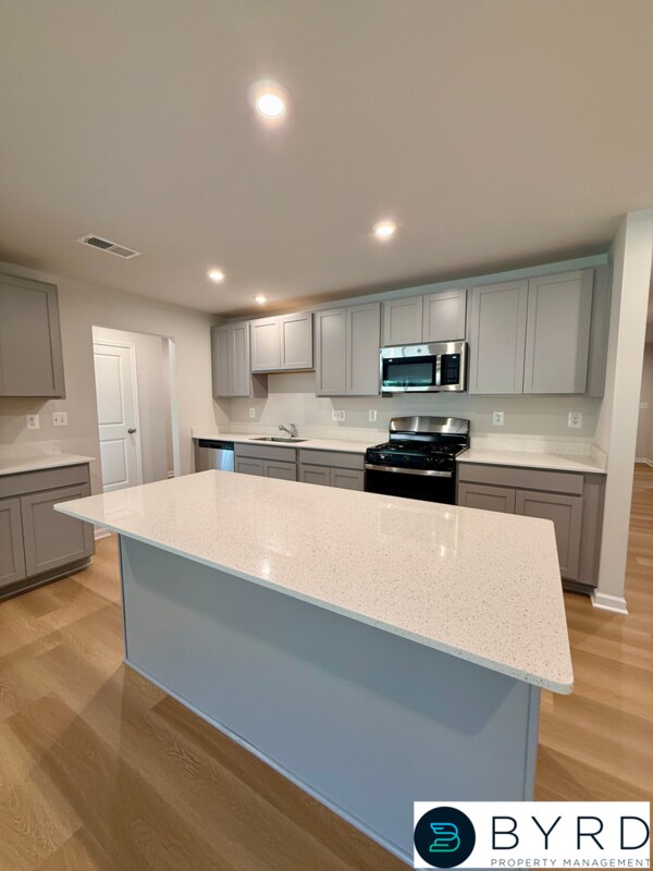 Foto del edificio - 421 Rivanna Hl Rd