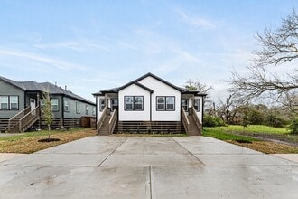 Building Photo - 5107 Groveton St