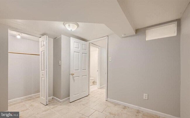 Building Photo - 2129 Parksley Ave