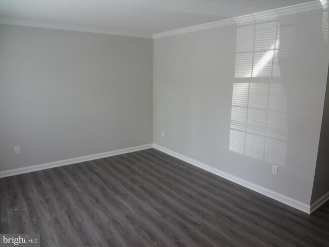 Building Photo - 309 Bentley Ct