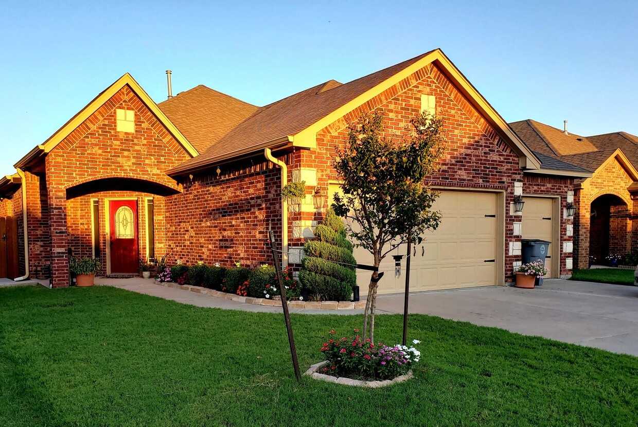 Primary Photo - Fantastic home located in West Hill