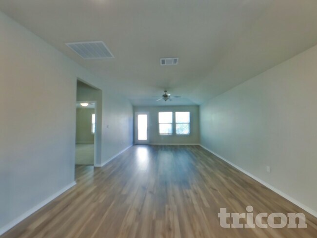 Foto del edificio - 3525 Stride Ln