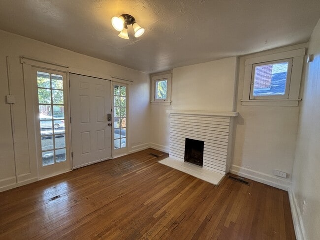 Photo - 921 Princeton Ave S Apartment