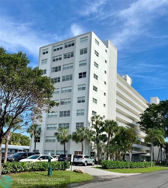 Foto del edificio - 2555 NE 11th St