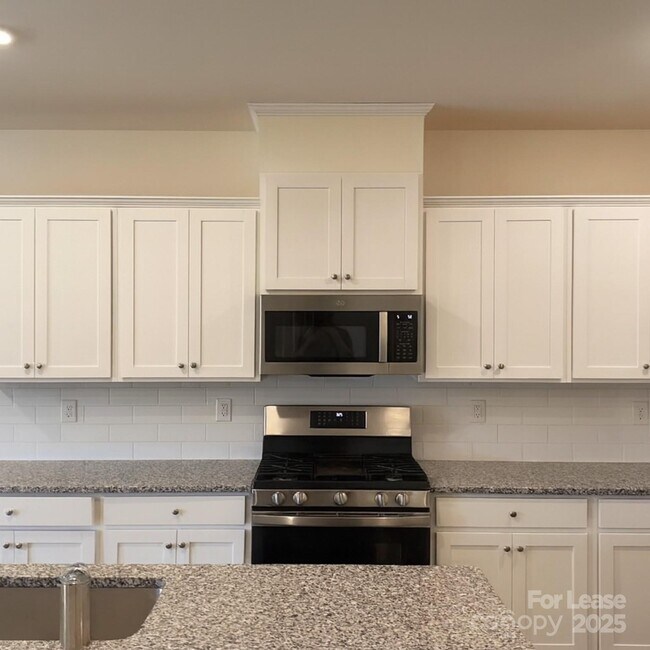 Building Photo - 2841 Yeager Dr NW