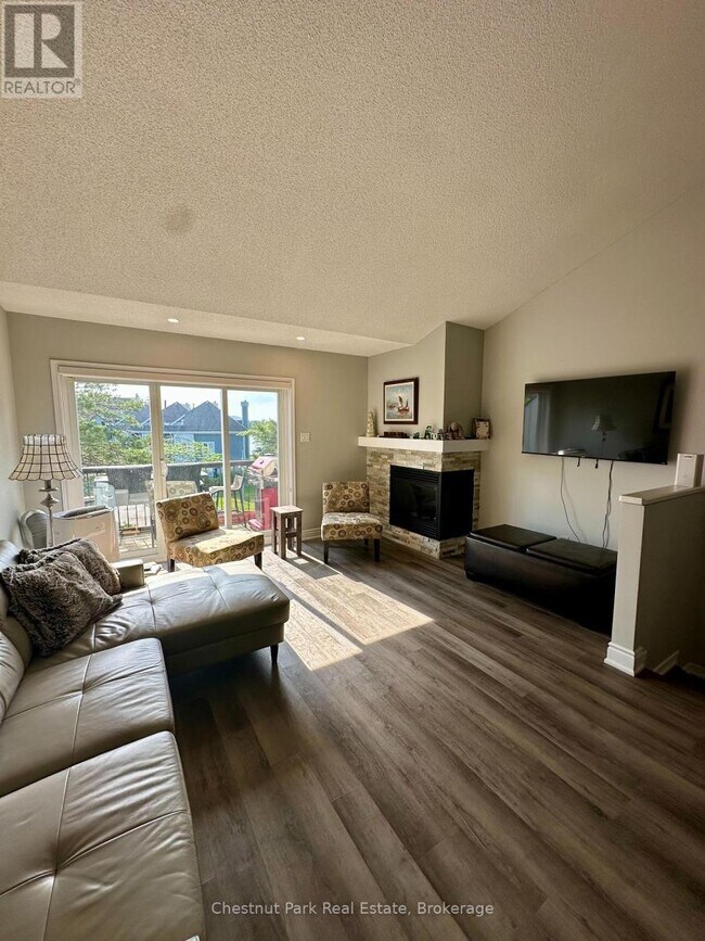 Photo du bâtiment - 832 Suncrest Cir