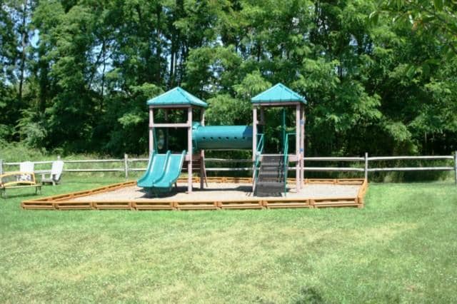 Building Photo - 102 Larson Dr