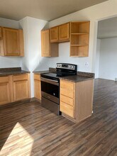 Building Photo - 1613 NE 81st Ave