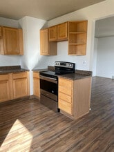 Building Photo - 1613 NE 81st Ave