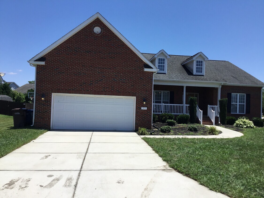 595 Finish Line Drive House Rental in Whitsett, NC