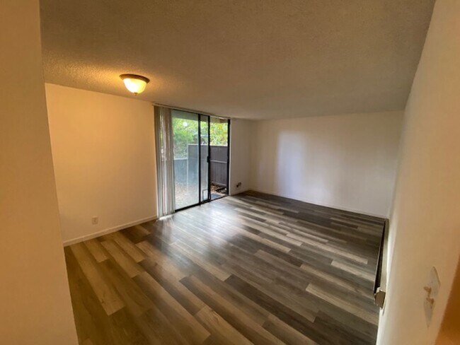 Foto del edificio - 2159 Shelter Creek Ln