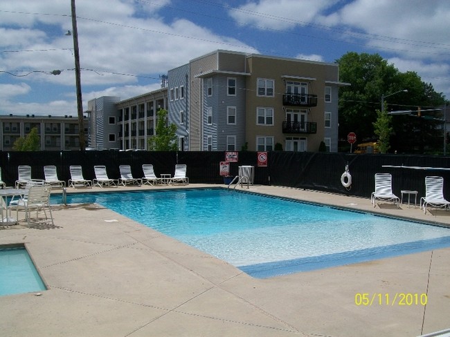 Building Photo - The Lofts at College Hill