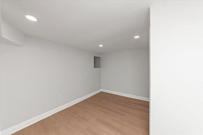 Photo - 3 bedroom in Chicago IL 60640 Apartment