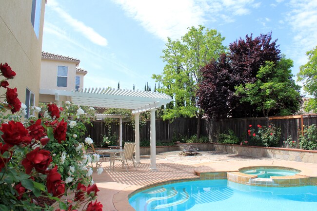 Foto del edificio - 6406 Emperor Ct