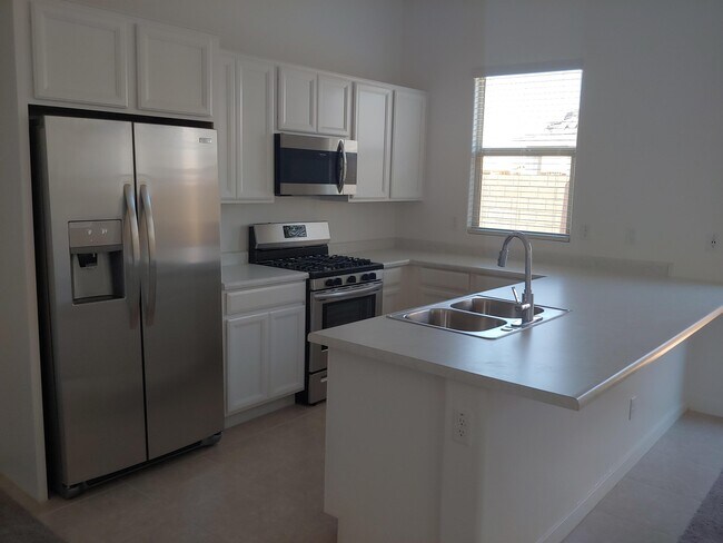 Building Photo - 4019 S 96th Dr