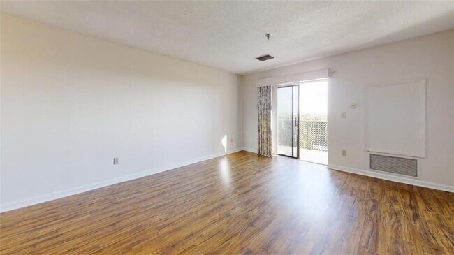 Foto del edificio - 300 Johnson Ferry Rd