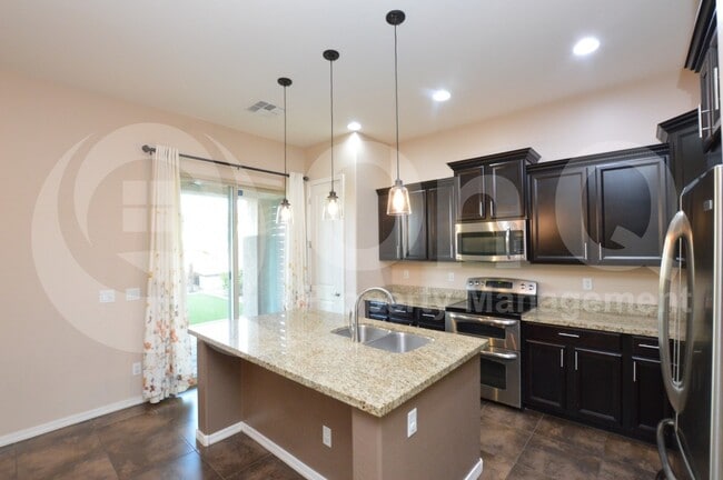 Building Photo - 1522 E Hummingbird Way