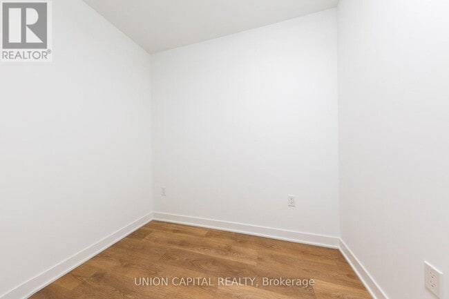 Building Photo - 1037 The Queensway
