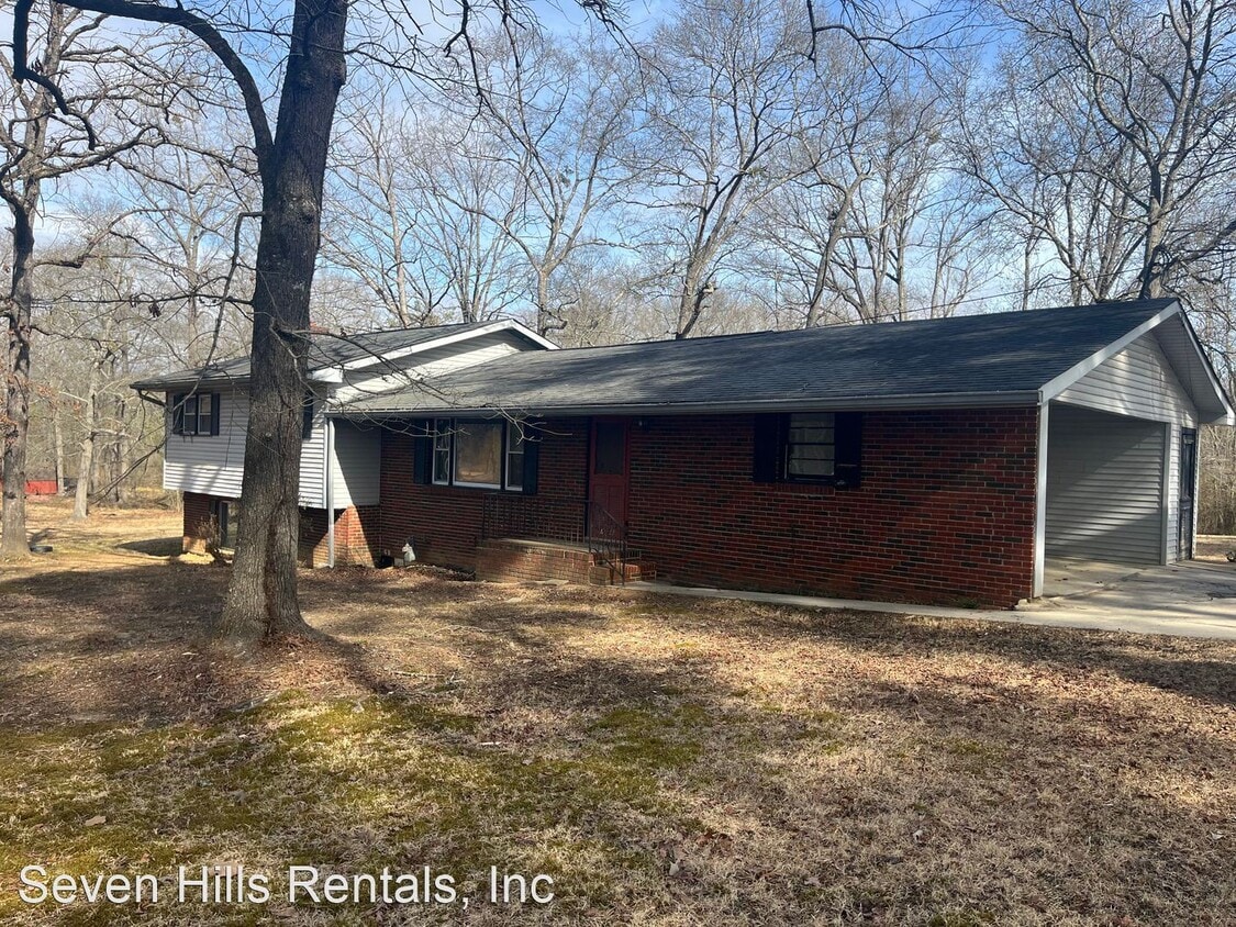 Primary Photo - 3 br, 1.5 bath House - 197 Oreburg Road