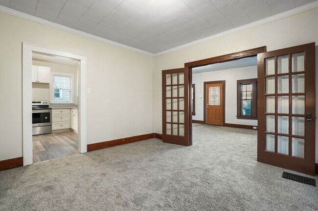 Building Photo - 78 Linden Ave