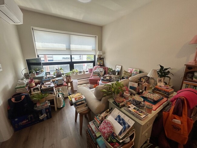 Interior Photo - 2577 Downer