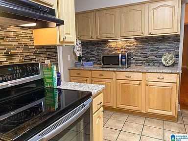 Foto del edificio - 211 Running Brook Rd