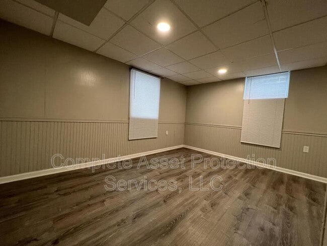 Building Photo - 10005 Merrillville Rd