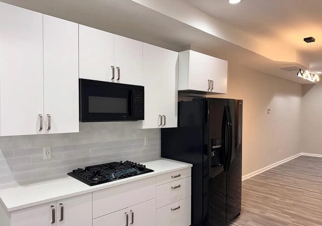 Foto del edificio - 503 N Lakewood Ave