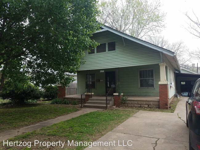 Building Photo - 205 1/2 S Elm St