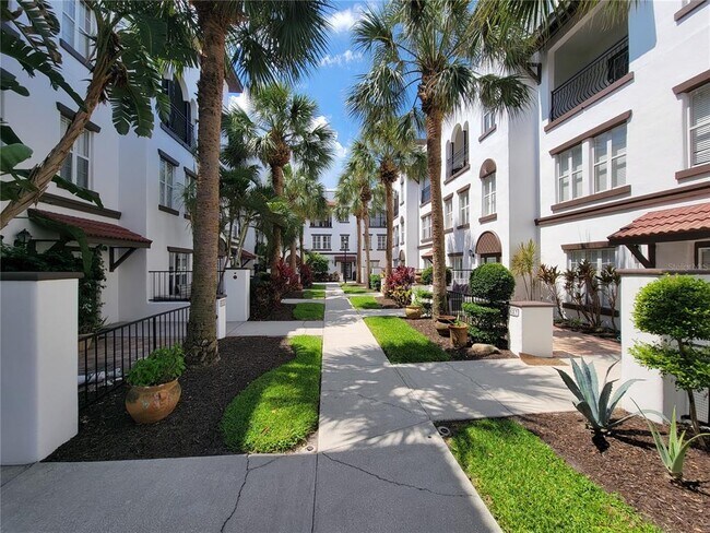 Building Photo - 623 Casabella Cir