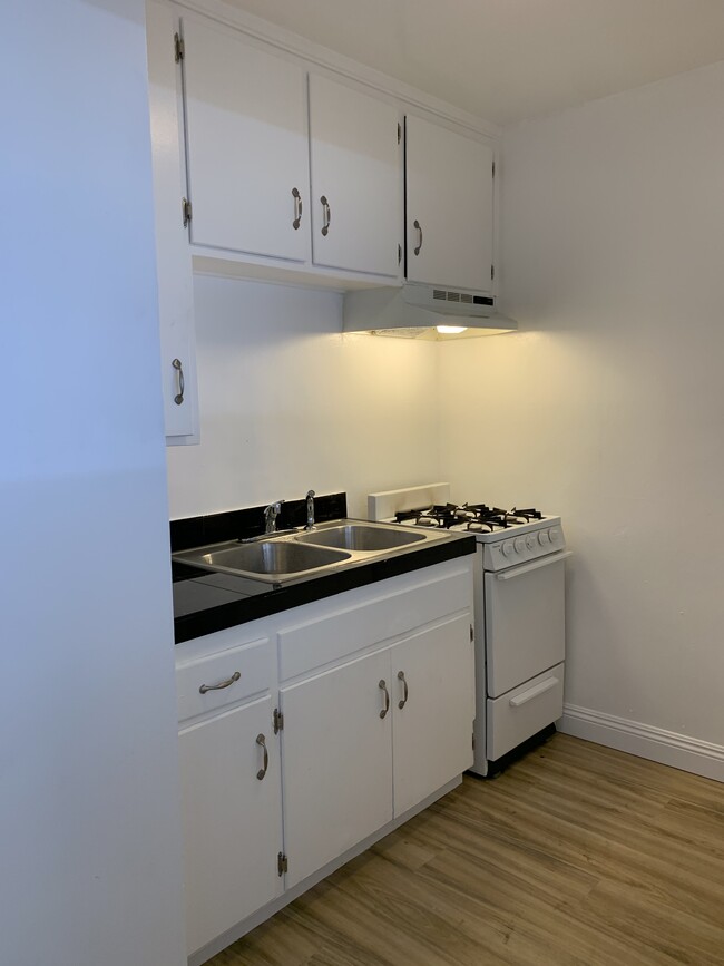 Building Photo - 5225 Cahuenga Blvd