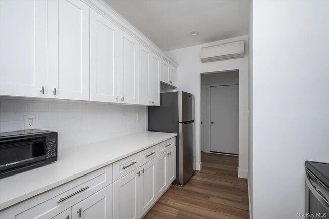 Building Photo - 270 Garden St