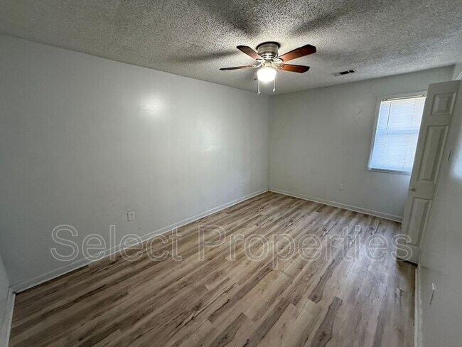 Foto del edificio - 1618 W Matthews Ave