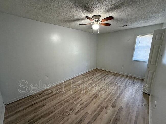 Building Photo - 1618 W Matthews Ave