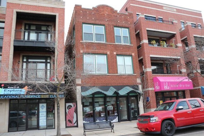 Building Photo - 3823 N Southport Ave