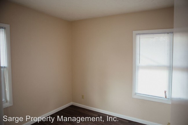 Building Photo - 349 S Walnut St