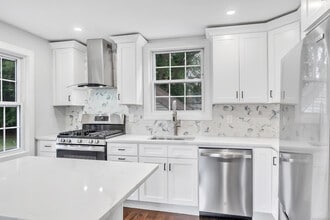 Building Photo - 116 Morse St