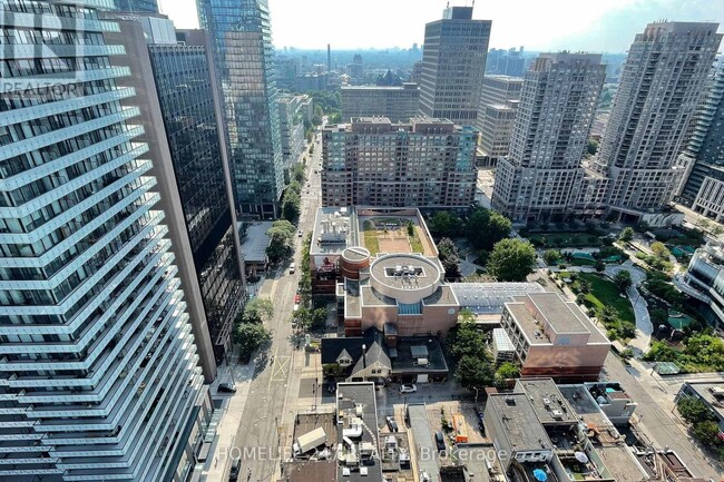 Photo du bâtiment - 501-2501 Yonge St