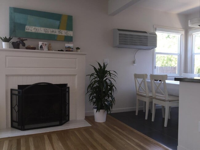 Building Photo - 1137 Santa Barbara Ct