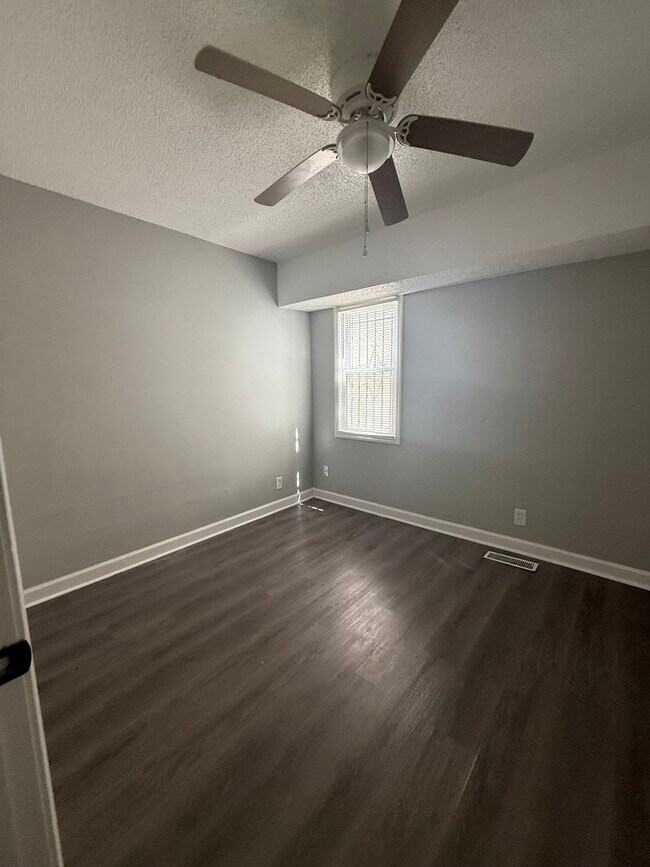 Foto del edificio - 2509 E 37th St