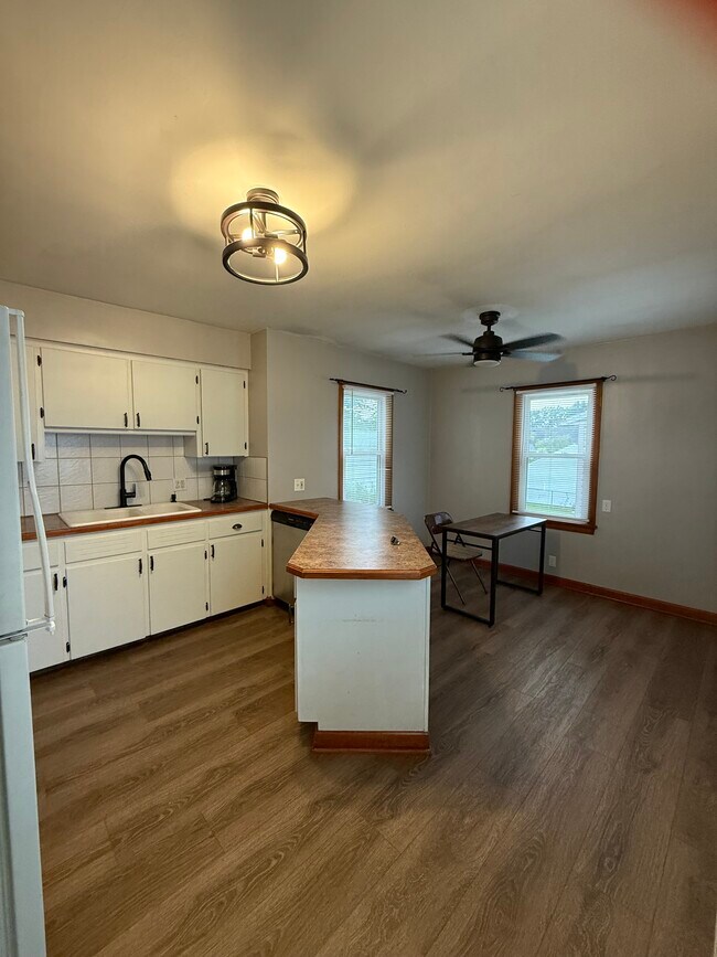 Foto del edificio - 788 E Archwood Ave