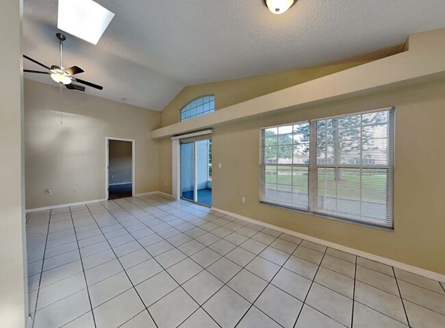 Building Photo - 13007 Ruthelen St